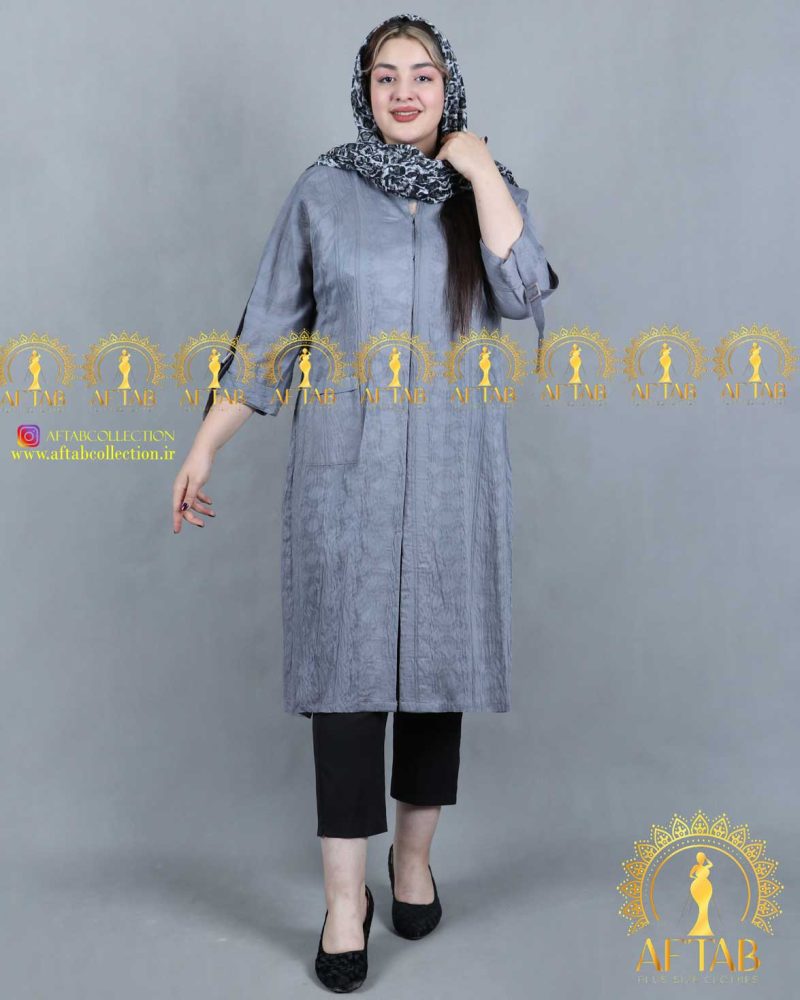 مانتو کتیبه سگک دار سایزبزرگ رنگ طوسی مانتو کتیبه سگک دار سایزبزرگ رنگ طوسی