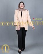 مانتو مغزی دوزی طلایی سایزبزرگ رنگ کرم