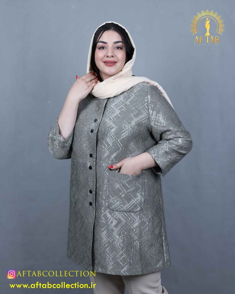 مانتو ژاکارد جفت دکمه سایزبزرگ کرم رنگ مانتو ژاکارد جفت دکمه سایزبزرگ کرم رنگ